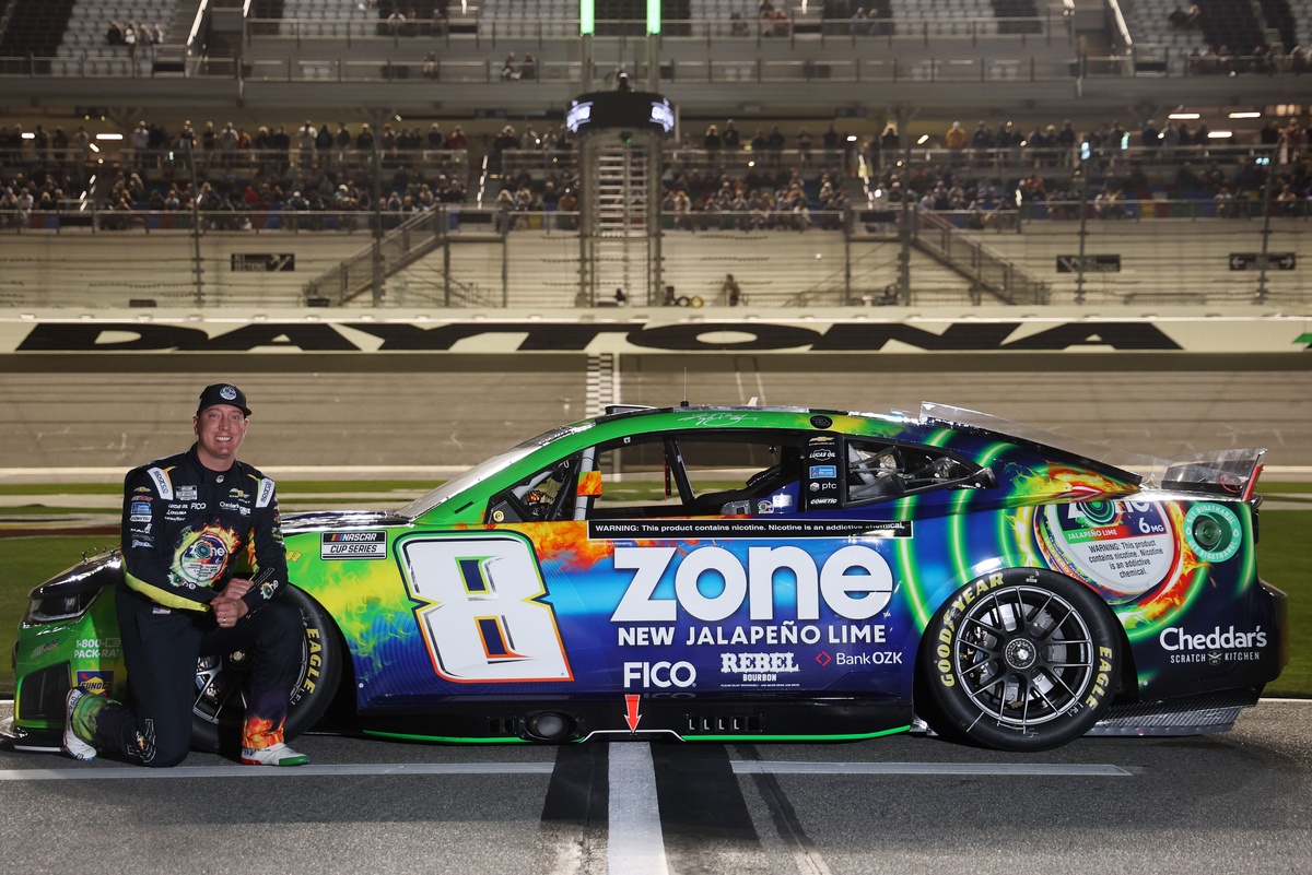 Kyle Busch va RCR Daytona 500 uchun qutb o'rnini qo'lga kiritdi