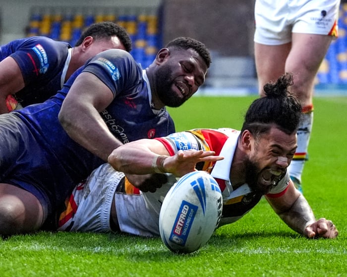 Bradford Bulls Superligaga qaytdi: Pastga tushgan, tugatilgan, tiklangan