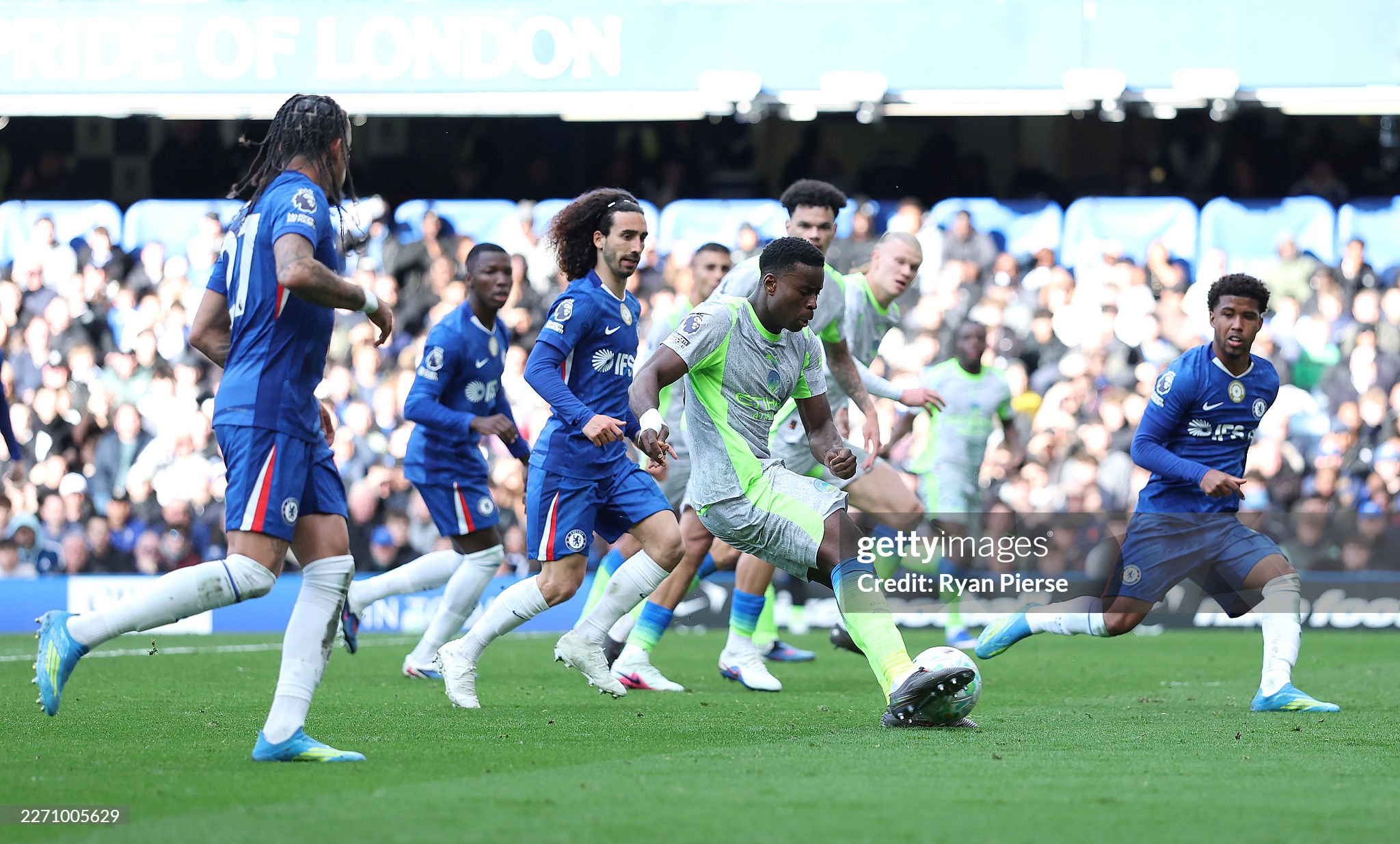 APL. "Manchester City" safarda "Chelsea"ni yirik hisobda mag'lub etib, peshqadam "Arsenal" bilan farqni qisqartirdi