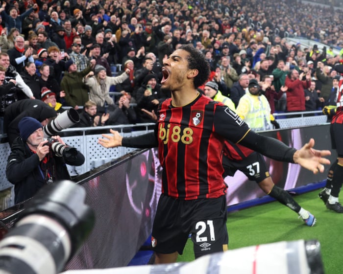Bournemouth jamoasi Evertonni 10 kishi bilan mag'lub etdi