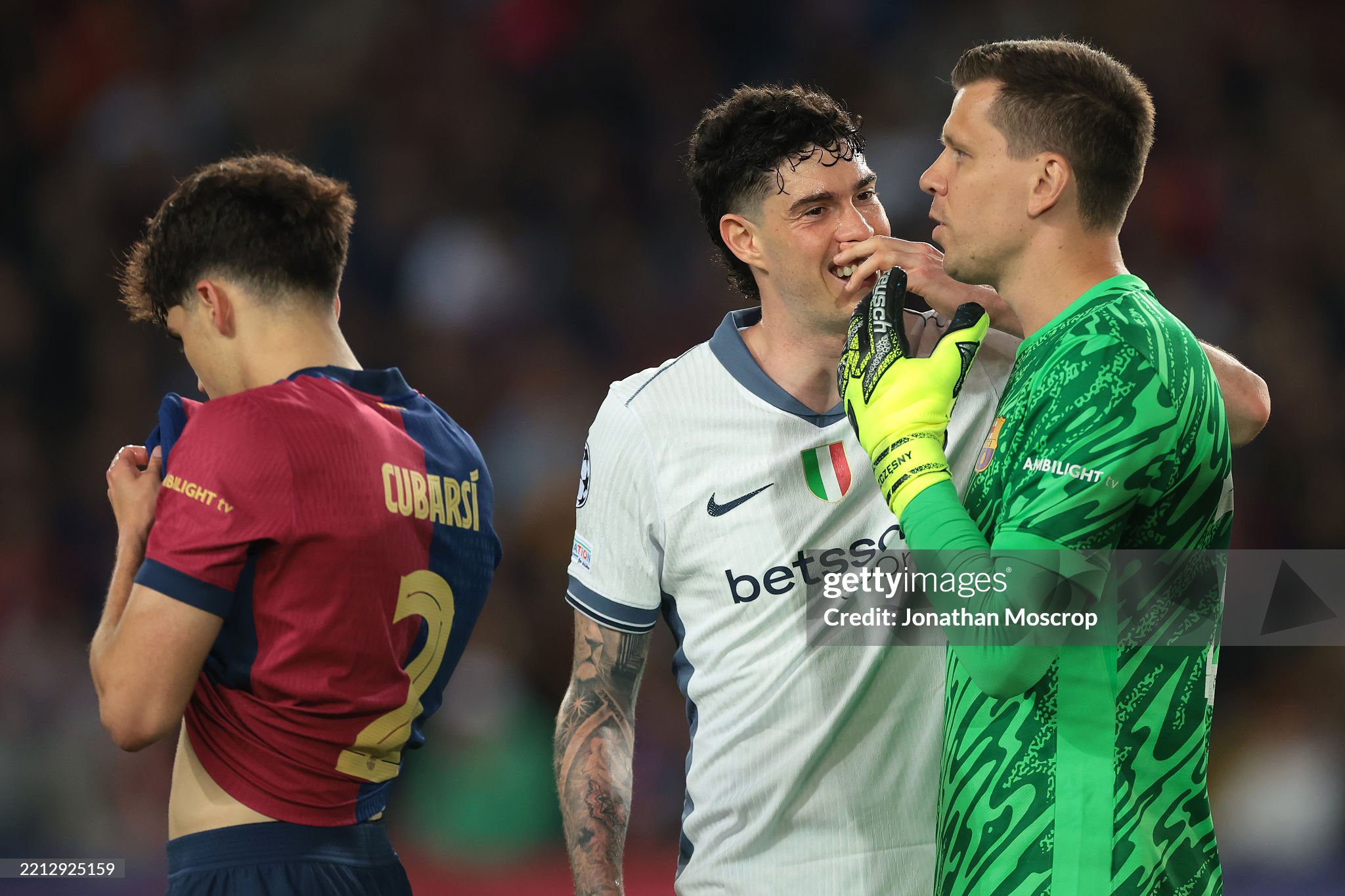 Inter himoyachisi "Barcelon"ga o'tishi mumkin!