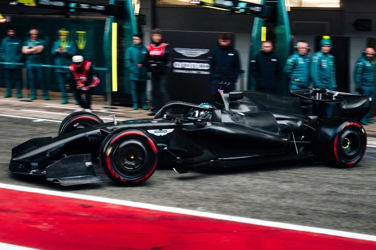 Aston Martin jamoasi oldida 2026 yilgi F1 mavsumi oldidagi muammolar