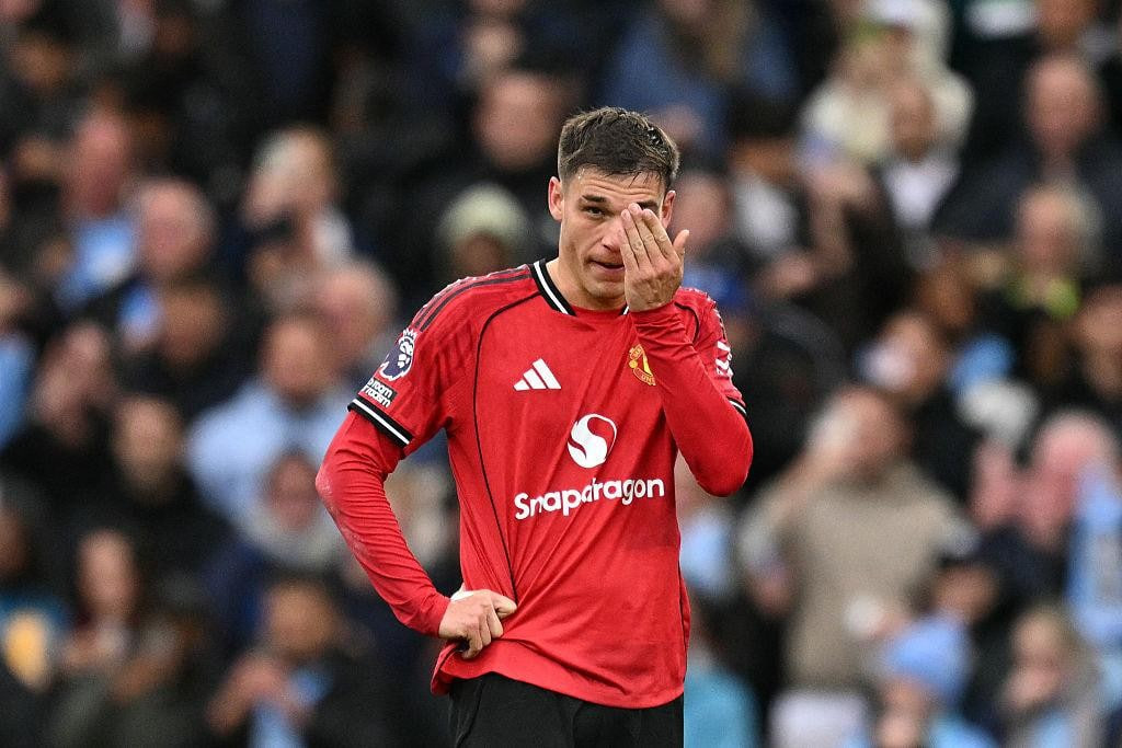 Manchester United yarim himoyachi Manuël Ugarteni yarim narxiga sotib yuboradi