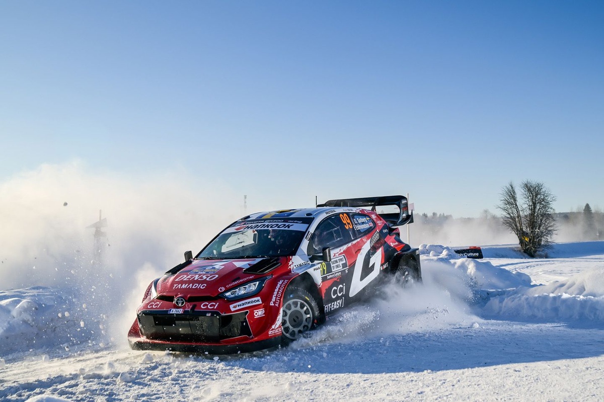 WRC Shvetsiya: Oliver Solberg yetakchilik qilmoqda