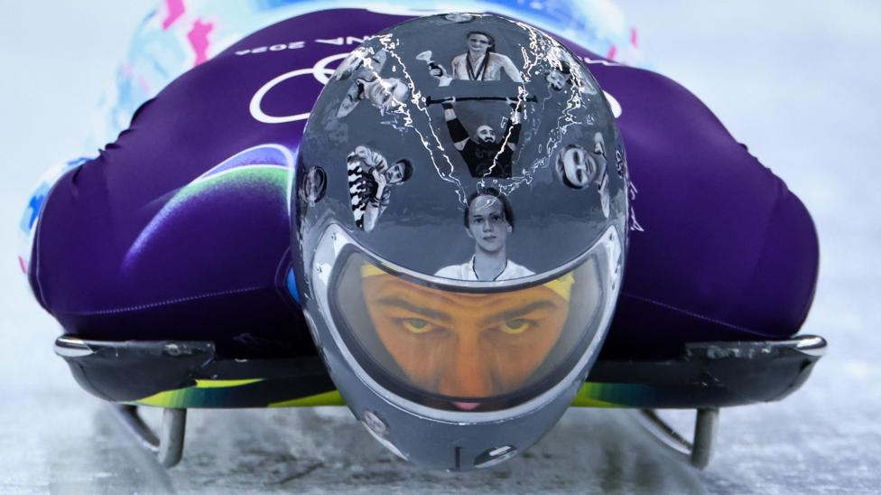 Ukraina skeletonchi sportchisi urush qurbonlari tasvirlangan dubulg'asini XOQ taqiqlaganini da'vo qilmoqda